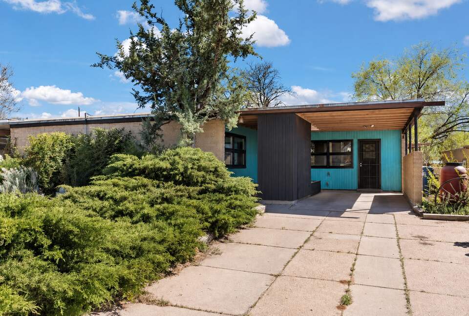 Midcentury Santa Fe Oasis near the Plaza - Santa Fe, New Mexico