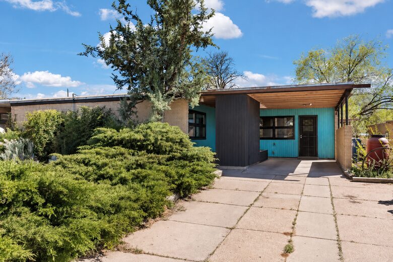 Midcentury Santa Fe Oasis near the Plaza - Santa Fe, New Mexico