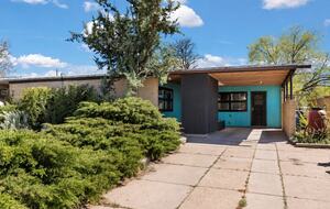 Midcentury Santa Fe Oasis near the Plaza - Santa Fe, New Mexico