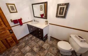 Lake Gagnon Waterfront Chalet with Private Beach and Hot Tub - Duhamel, Canada