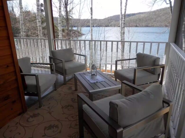 Lake Gagnon Waterfront Chalet with Private Beach and Hot Tub - Duhamel, Canada