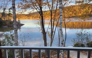 Lake Gagnon Waterfront Chalet with Private Beach and Hot Tub - Duhamel, Canada