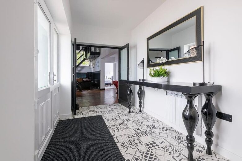 Elegant 18th-Century Hall with Modern Comforts - Edwinstowe, United Kingdom