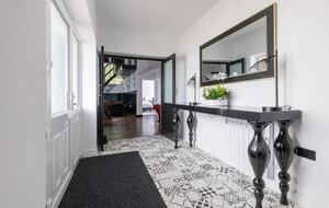 Elegant 18th-Century Hall with Modern Comforts - Edwinstowe, United Kingdom