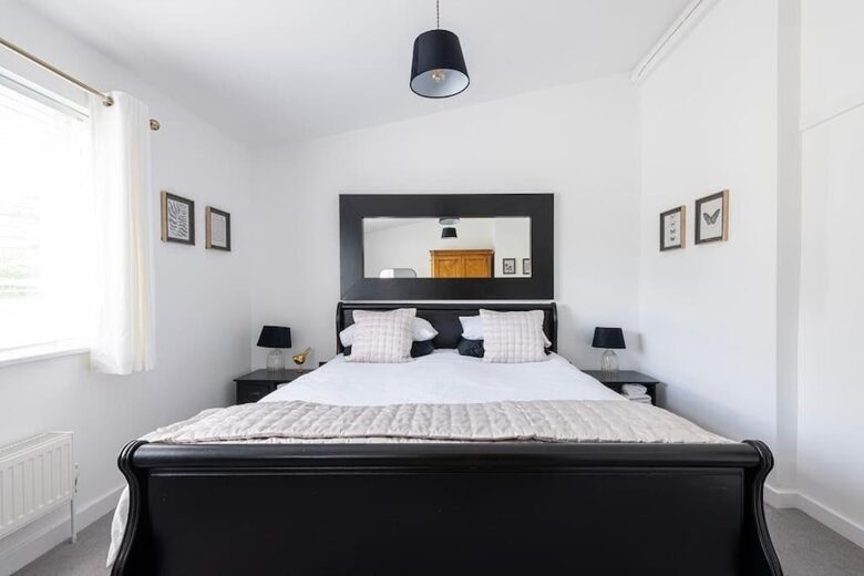 Elegant 18th-Century Hall with Modern Comforts - Edwinstowe, United Kingdom