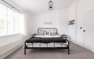 Elegant 18th-Century Hall with Modern Comforts - Edwinstowe, United Kingdom