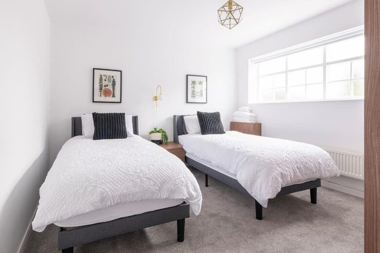 Elegant 18th-Century Hall with Modern Comforts - Edwinstowe, United Kingdom