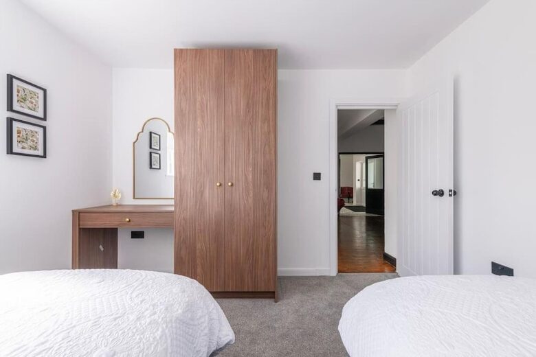 Elegant 18th-Century Hall with Modern Comforts - Edwinstowe, United Kingdom