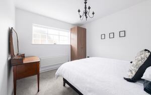 Elegant 18th-Century Hall with Modern Comforts - Edwinstowe, United Kingdom
