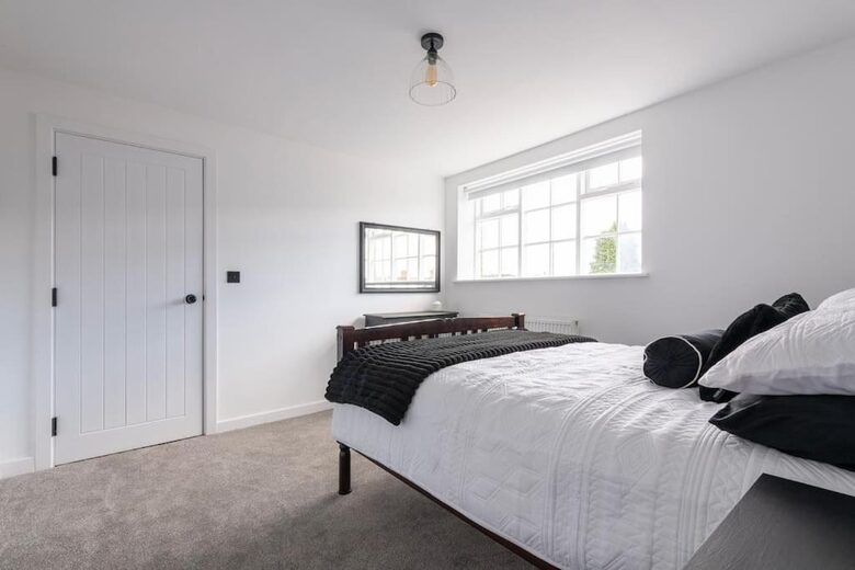 Elegant 18th-Century Hall with Modern Comforts - Edwinstowe, United Kingdom
