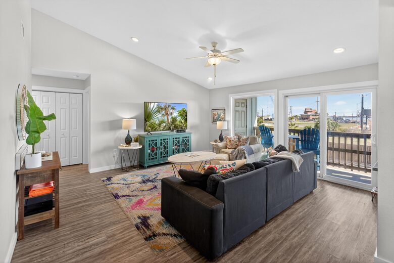 Port Aransas Waterfront Condo near Ferry & Beach - Port Aransas, Texas