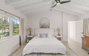 Palm Beach Poolside Haven - Riviera Beach, Florida