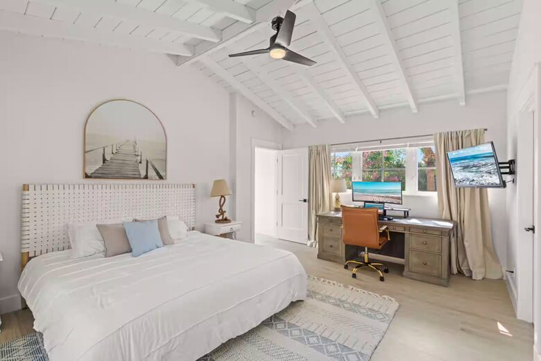 Palm Beach Poolside Haven - Riviera Beach, Florida