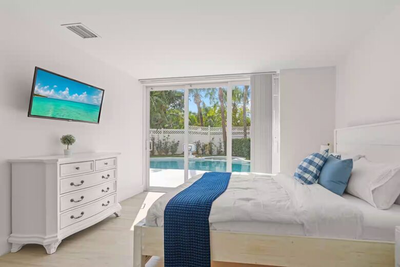 Palm Beach Poolside Haven - Riviera Beach, Florida