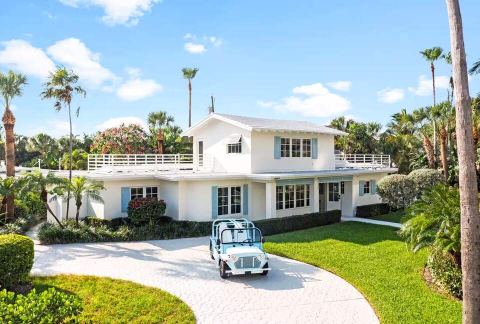 Palm Beach Poolside Haven - Riviera Beach, Florida