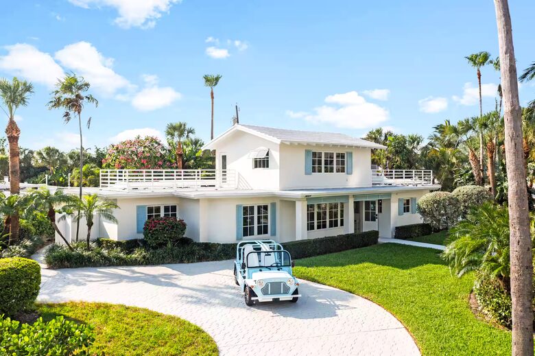 Palm Beach Poolside Haven - Riviera Beach, Florida