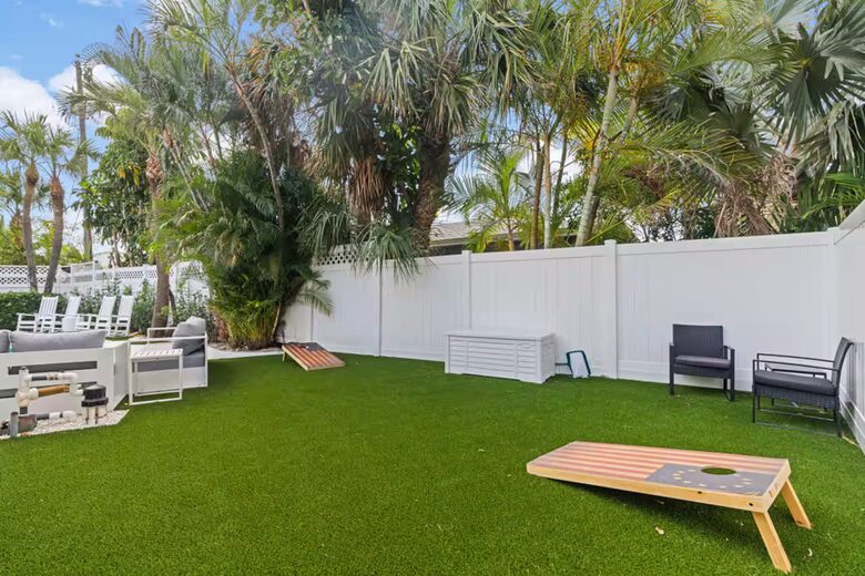 Palm Beach Poolside Haven - Riviera Beach, Florida