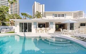 Palm Beach Poolside Haven - Riviera Beach, Florida