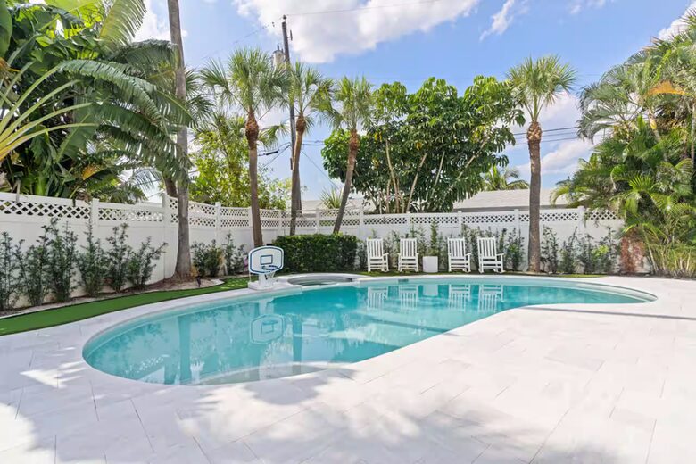 Palm Beach Poolside Haven - Riviera Beach, Florida