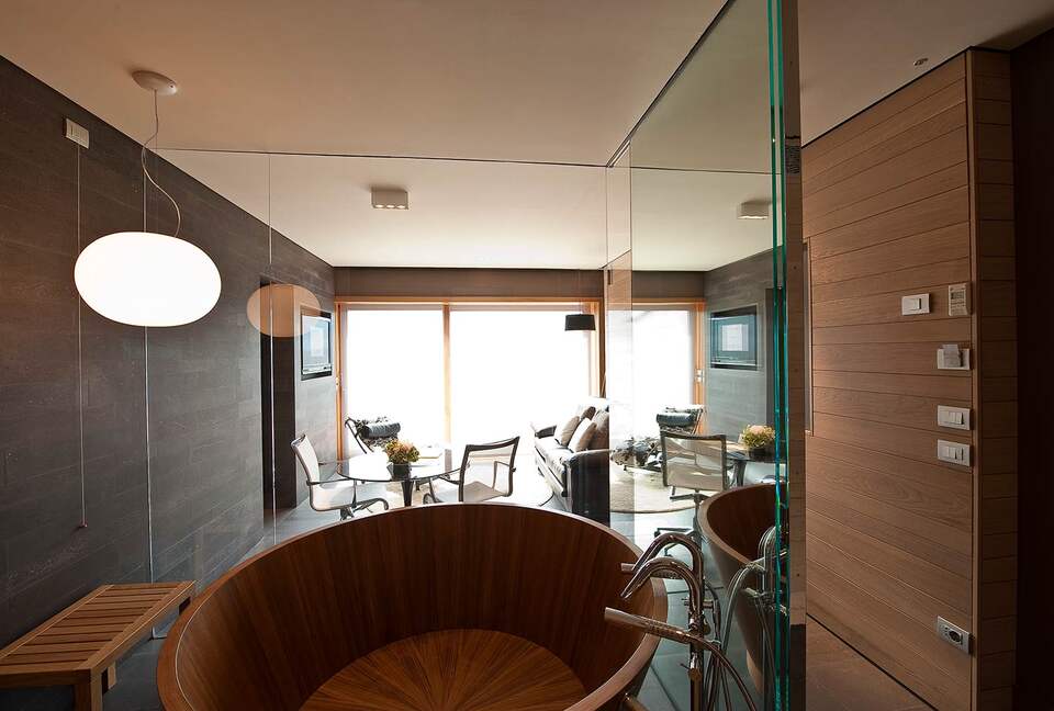 Emotional SPA Balcony Suite - Castione Della Presolana, Italy