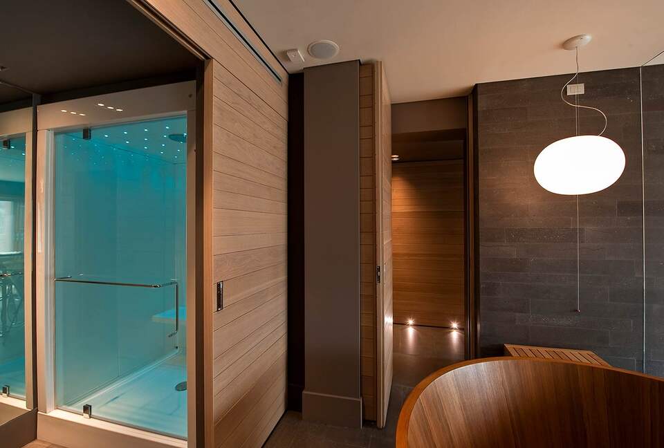 Emotional SPA Balcony Suite - Castione Della Presolana, Italy