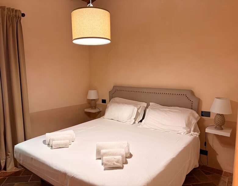 Roman Hill Farmhouse - Monte San Savino, Italy