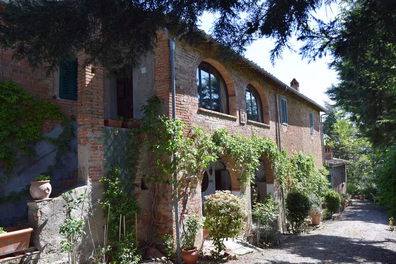 Roman Hill Farmhouse - Monte San Savino, Italy