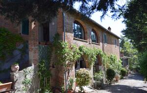 Roman Hill Farmhouse - Monte San Savino, Italy