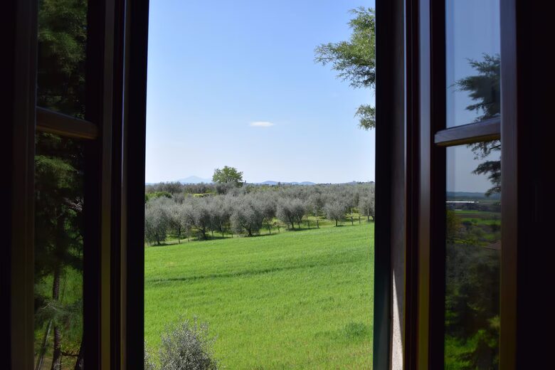 Roman Hill Farmhouse - Monte San Savino, Italy
