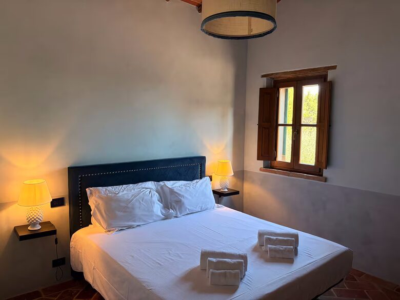 Roman Hill Farmhouse - Monte San Savino, Italy
