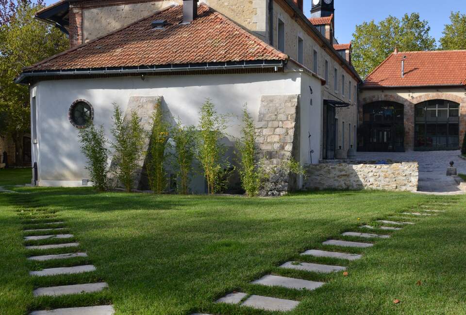 A Historic Residence Opposite Château de Bonnelles - Bonnelles, France
