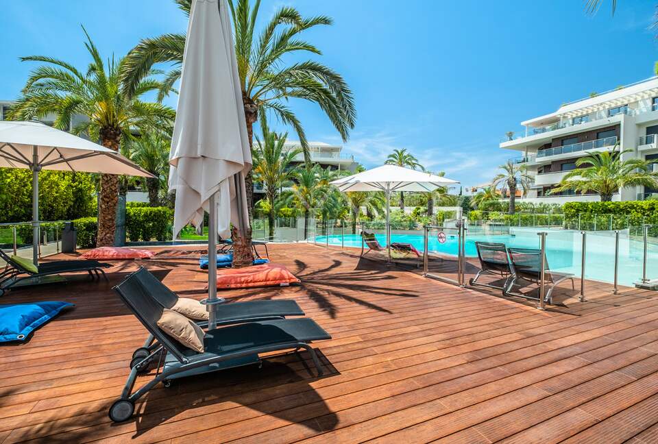 Elegant Escape on Cap d'Antibes - Antibes, France