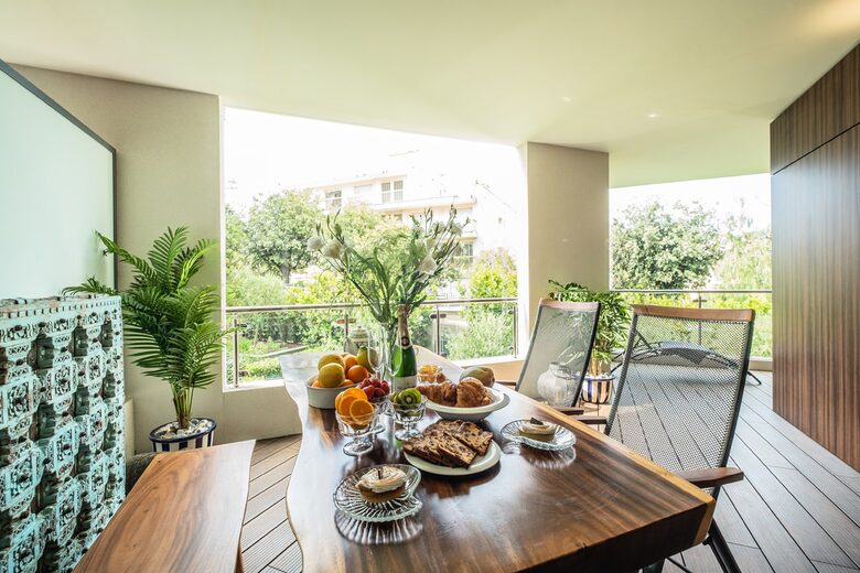 Elegant Escape on Cap d'Antibes - Antibes, France