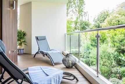 Elegant Escape on Cap d'Antibes - Antibes, France