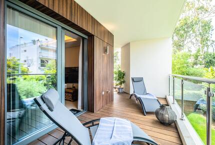 Elegant Escape on Cap d'Antibes - Antibes, France