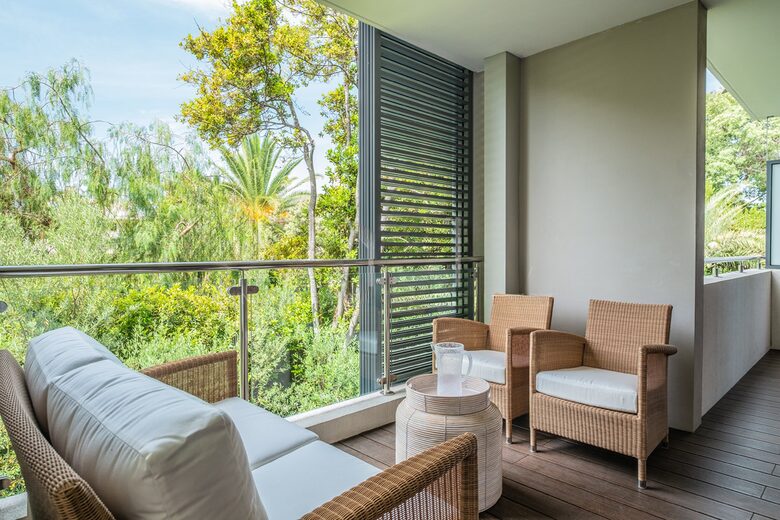 Elegant Escape on Cap d'Antibes - Antibes, France