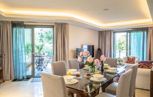 Elegant Escape on Cap d'Antibes - Antibes, France
