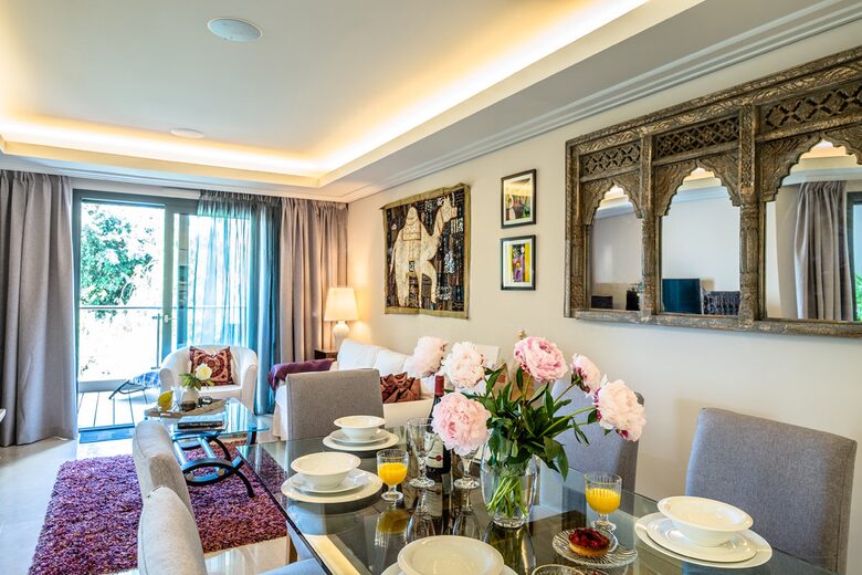Elegant Escape on Cap d'Antibes - Antibes, France