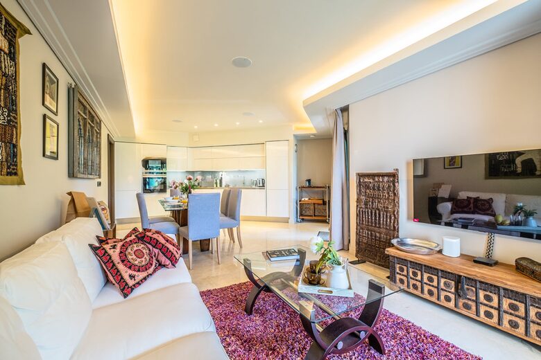 Elegant Escape on Cap d'Antibes - Antibes, France