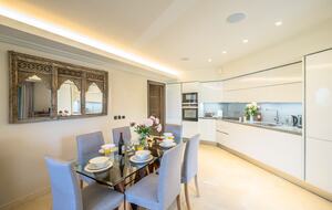 Elegant Escape on Cap d'Antibes - Antibes, France