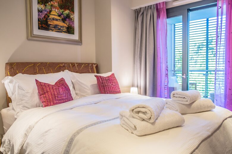 Elegant Escape on Cap d'Antibes - Antibes, France