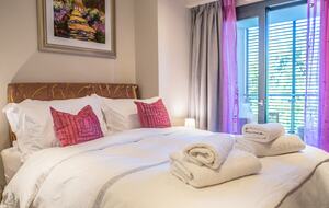 Elegant Escape on Cap d'Antibes - Antibes, France