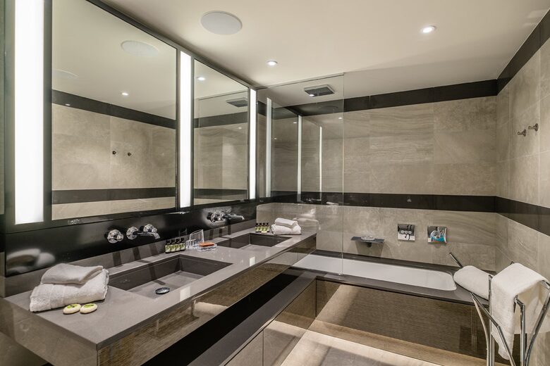 Elegant Escape on Cap d'Antibes - Antibes, France