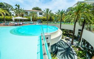 Elegant Escape on Cap d'Antibes - Antibes, France