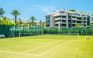 Elegant Escape on Cap d'Antibes - Antibes, France