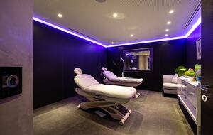 Elegant Escape on Cap d'Antibes - Antibes, France