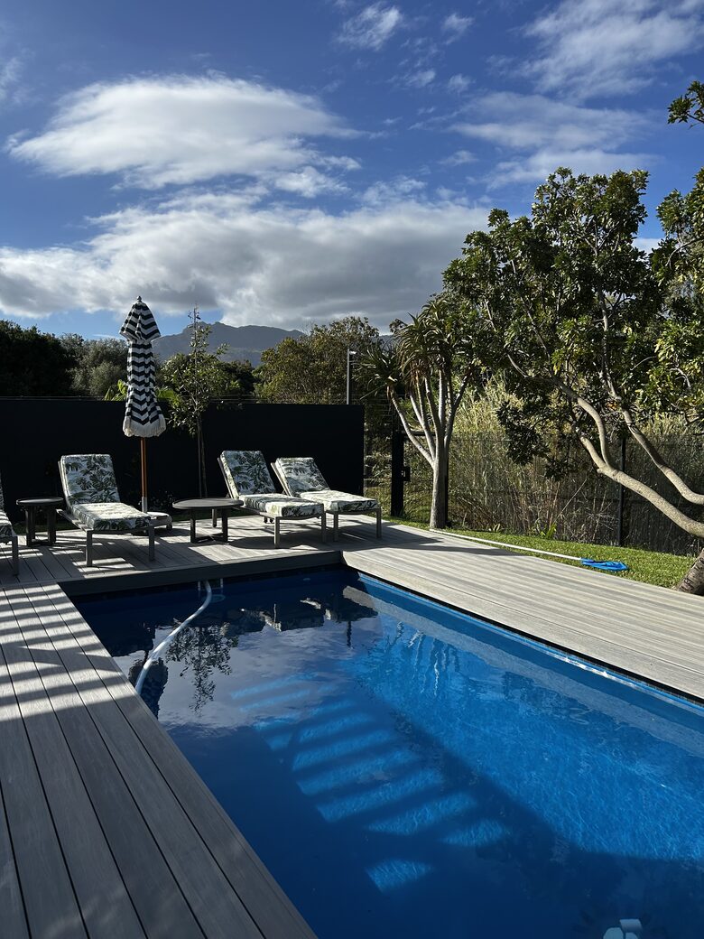Contemporary Constantia Mountain Residence - Cape Town, South Africa