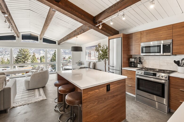 Aspen Mountain Condo with Pool & Downtown Access - Aspen, Colorado