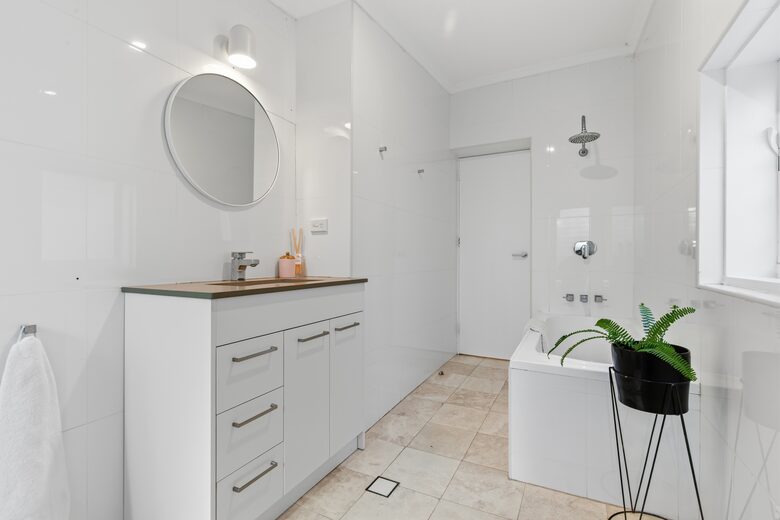 Private Sydney Northern Beaches Retreat with Pool & Sauna - Sydney, Australia