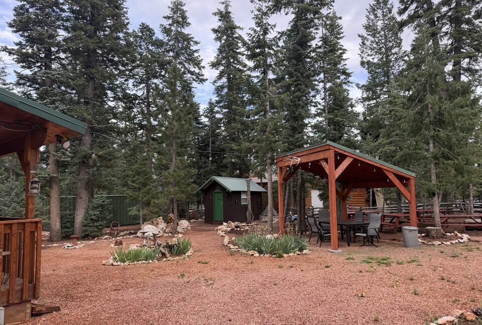 Duck Creek Mountain Cabin with Hot Tub & Casita - Duck Creek Village, Utah